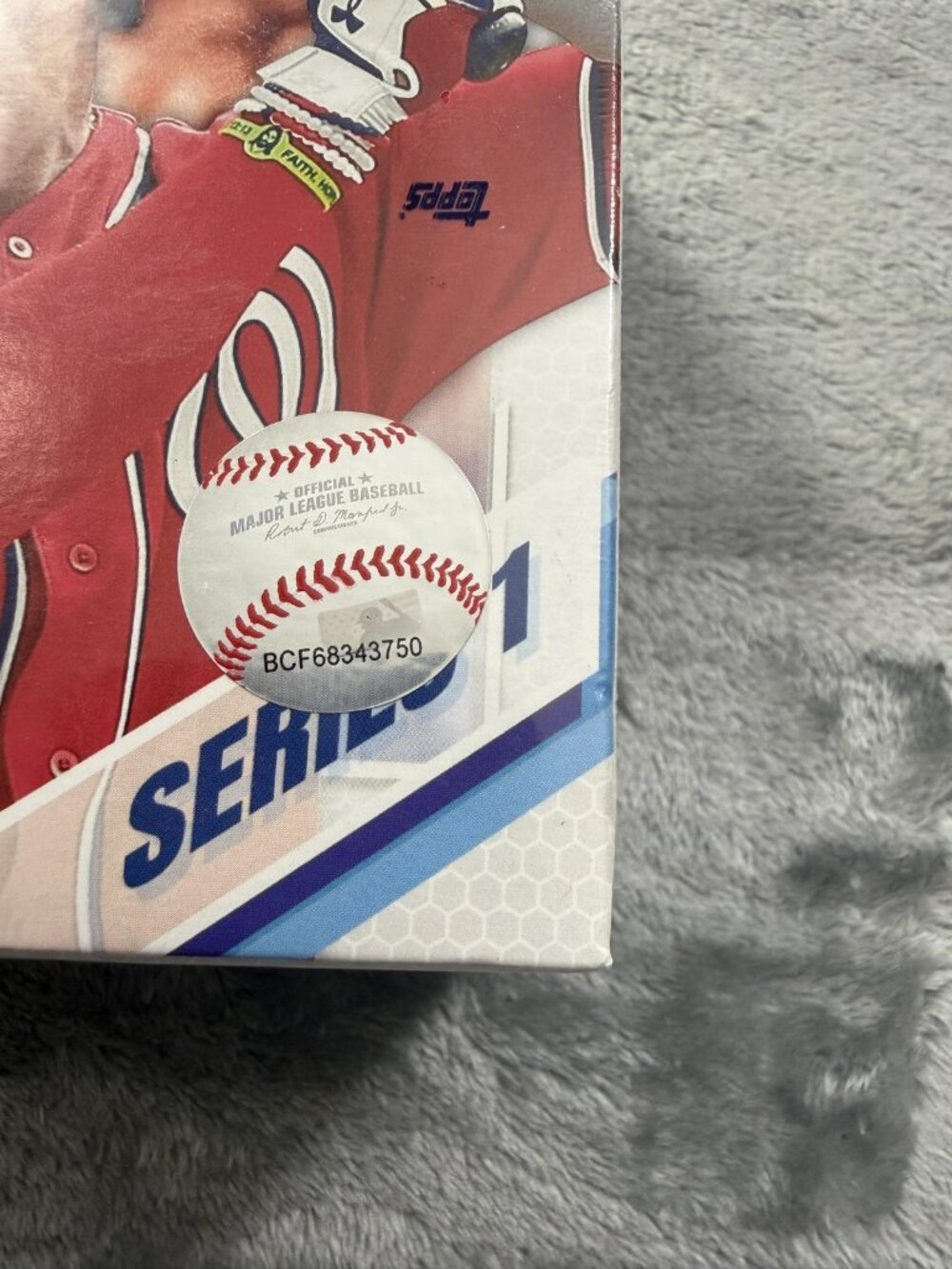 New 2021 Topps Baseball Series 1 Box 16 Packs 256 Cards MLB Bellinger Target - Picture 2 of 8